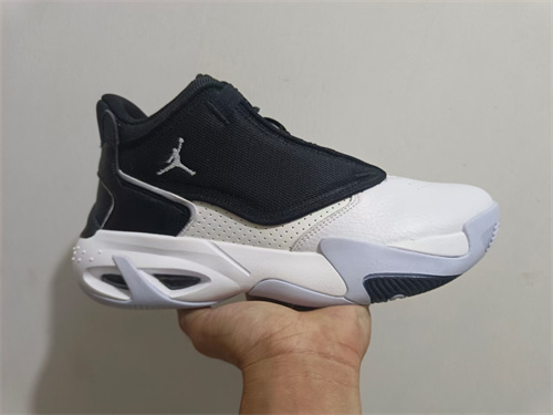 Jordan Max Aura 4-M-0002