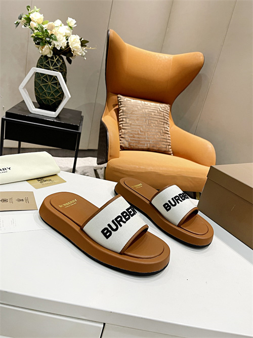 Burberry Sandal-W-010