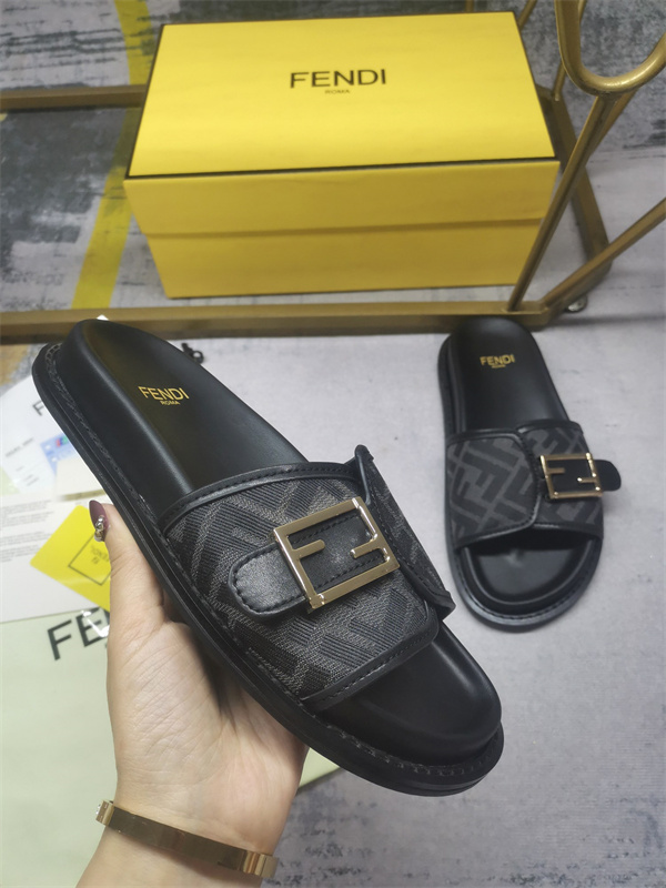 FENDI Sandal-W-152