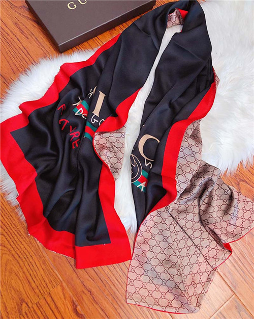 Gucci-Silk Scarf-032