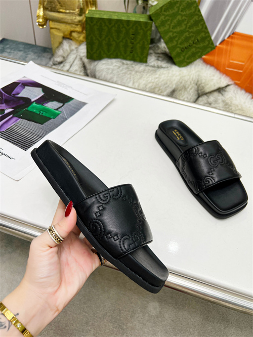 Gucci Sandal(2)-M-894