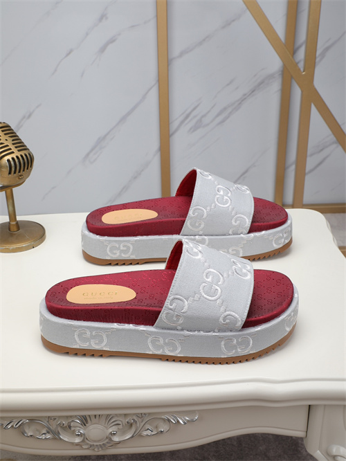 Gucci Sandal(2)-M-932