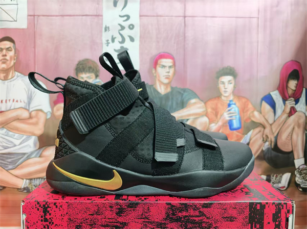 LEBRON SOLDIER 11-0008