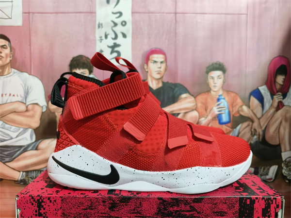 LEBRON SOLDIER 11-0009