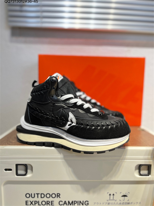 NIKE LDWAFFLE SACAI-M-0103