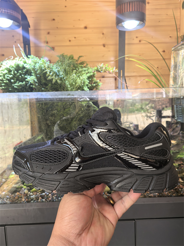 Nike ZOOM VOMERO 5-W-0003