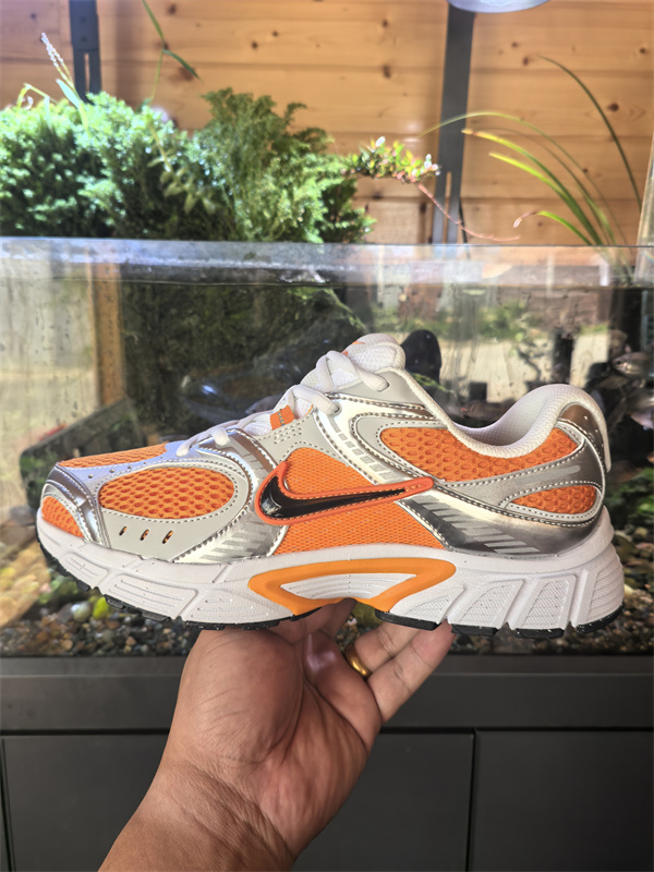 Nike ZOOM VOMERO 5-W-0005