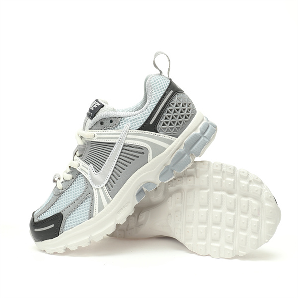 Nike ZOOM VOMERO 5(Kids)-0002