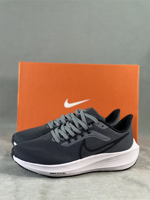 Nike Zoom Pegasus-M-074